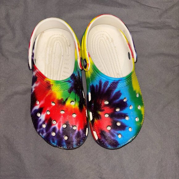 🎉 FOR SALE: Kids' Crocs – Size J1 – Tie-Dye Blast! 🎉 - Picture 6 of 7